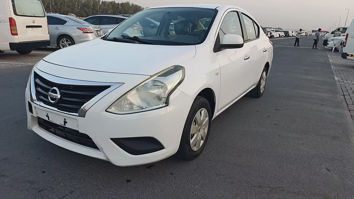 Nissan Sunny SE 2017 GCC Specs - Well Maintained-3-3