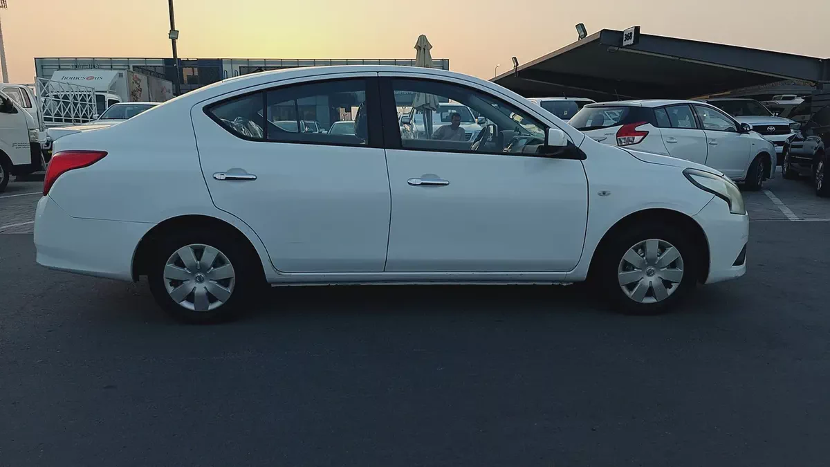 Nissan Sunny SE 2017 GCC Specs - Well Maintained-4-4