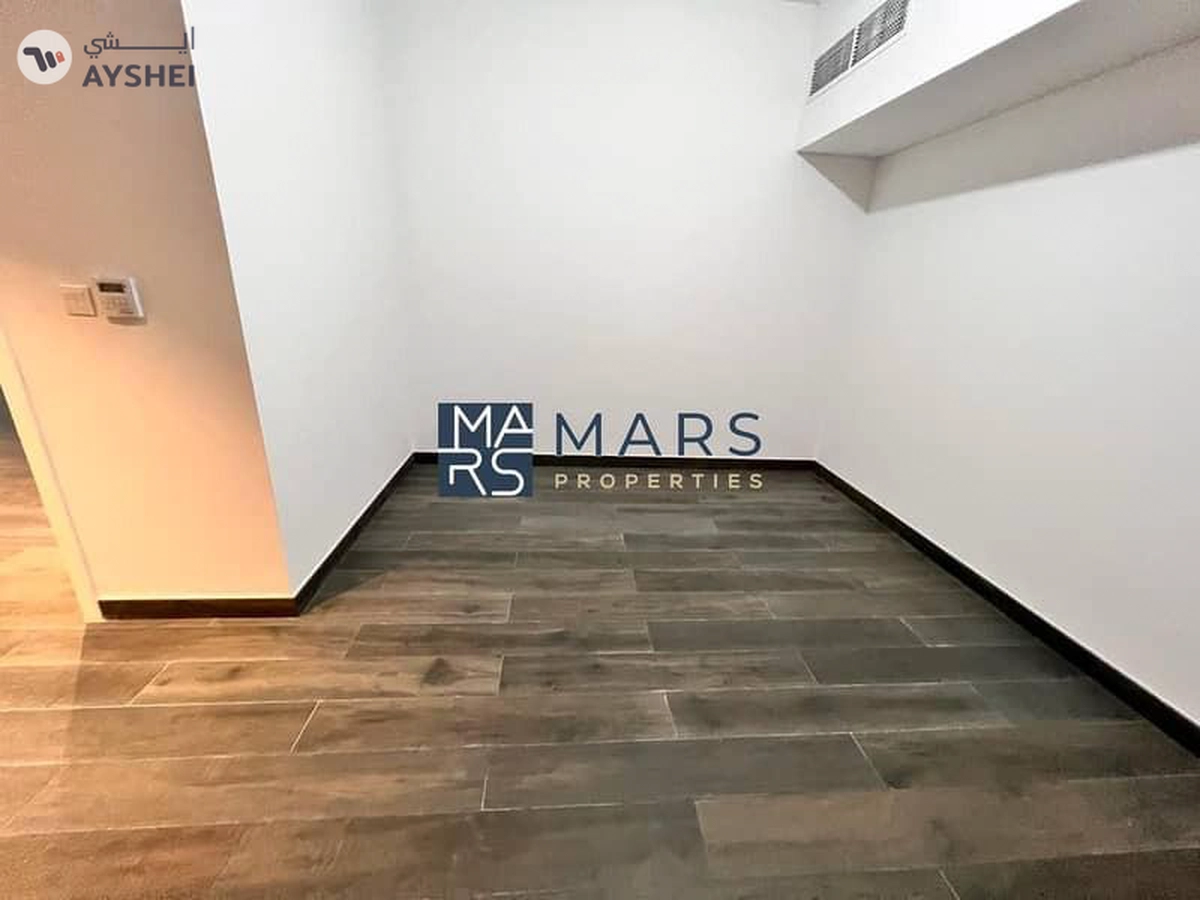 Luxury| Spacious| Signature Villa| Maid Room+ Driver Room| Best Price| Close To Park-17-17
