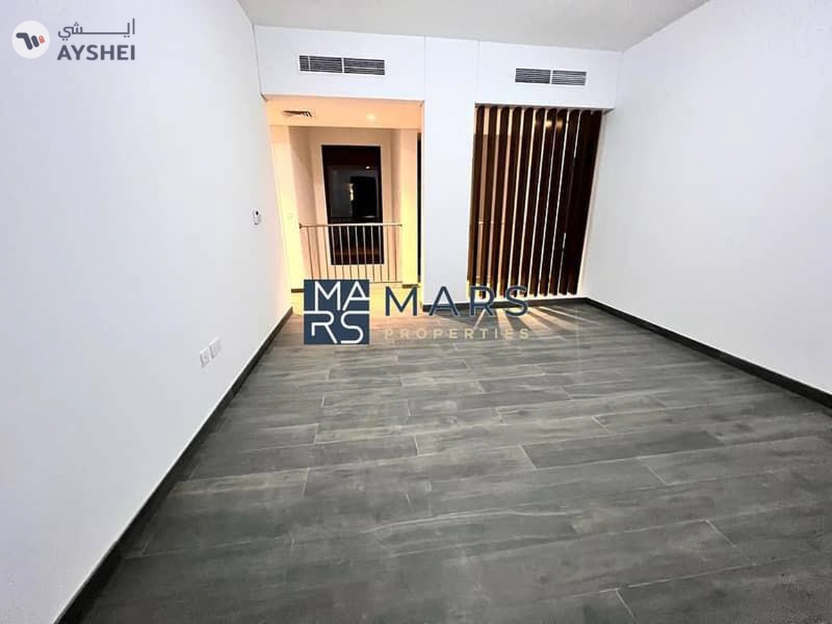 Luxury| Spacious| Signature Villa| Maid Room+ Driver Room| Best Price| Close To Park-23-23