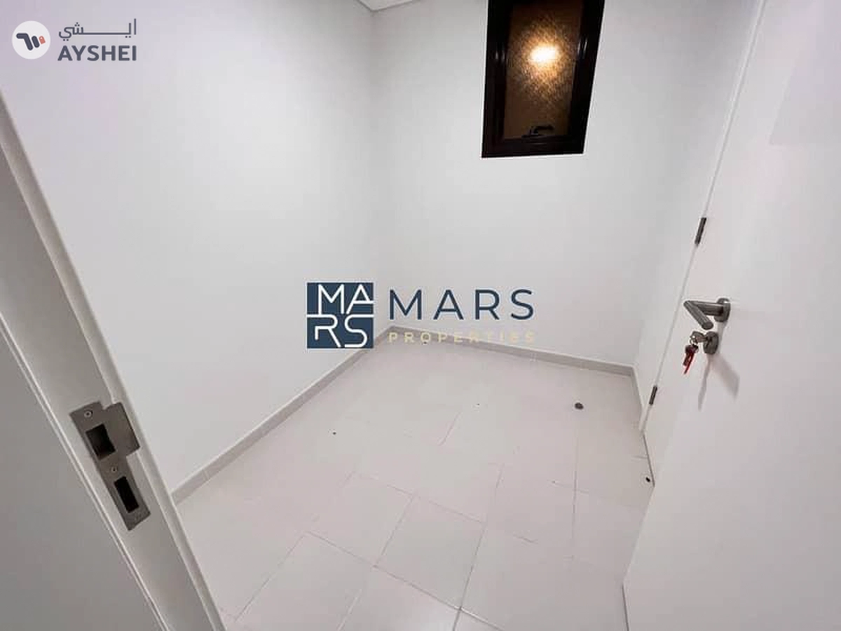 Luxury| Spacious| Signature Villa| Maid Room+ Driver Room| Best Price| Close To Park-5-5