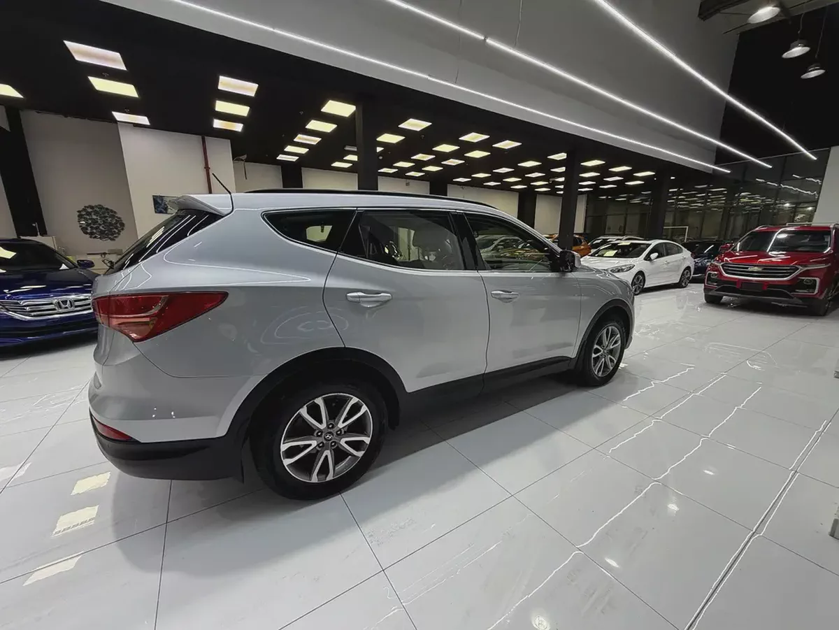 2014 Hyundai Santa Fe GL GCC Specs Original Paint-4-4