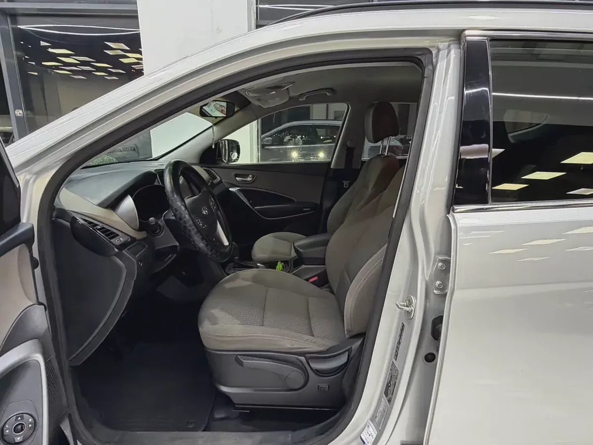 2014 Hyundai Santa Fe GL GCC Specs Original Paint-5-5