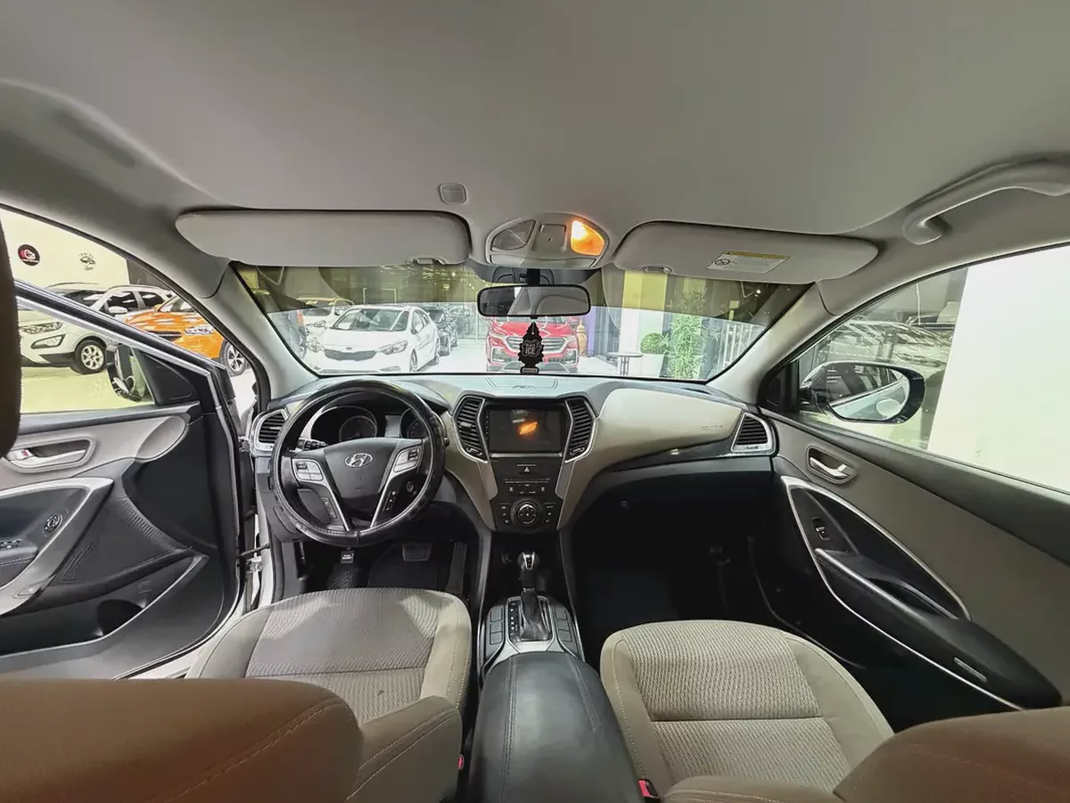 2014 Hyundai Santa Fe GL GCC Specs Original Paint-8-8