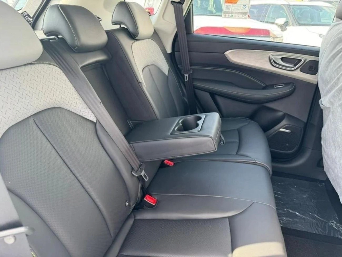 MG RX5 Plus 1.5L Turbo Petrol Automatic 5 Seats 4door-4-4