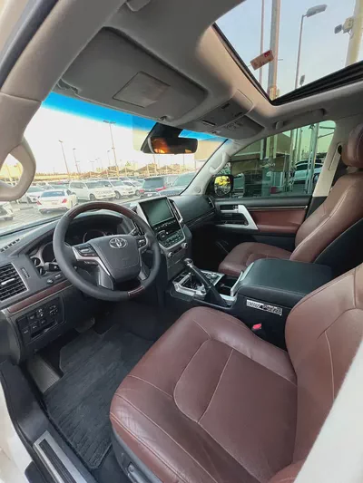 تويوتا لاند كروزر VX.R V8 5.7L موديل 2019 خليجى فل اوبشن-15