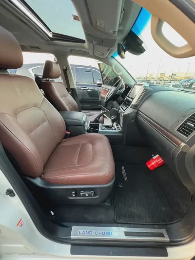 تويوتا لاند كروزر VX.R V8 5.7L موديل 2019 خليجى فل اوبشن-19