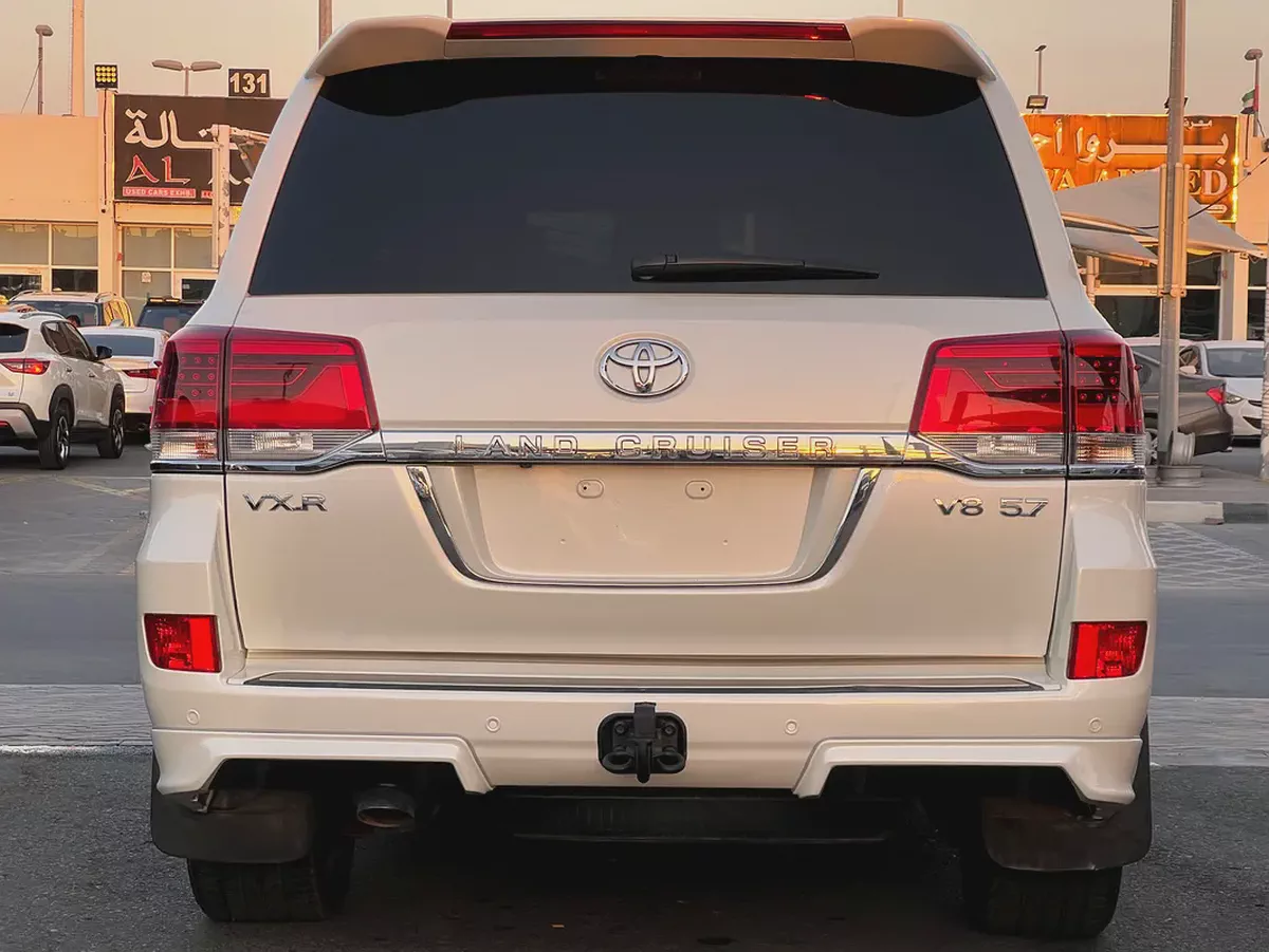 تويوتا لاند كروزر VX.R V8 5.7L موديل 2019 خليجى فل اوبشن-9-9