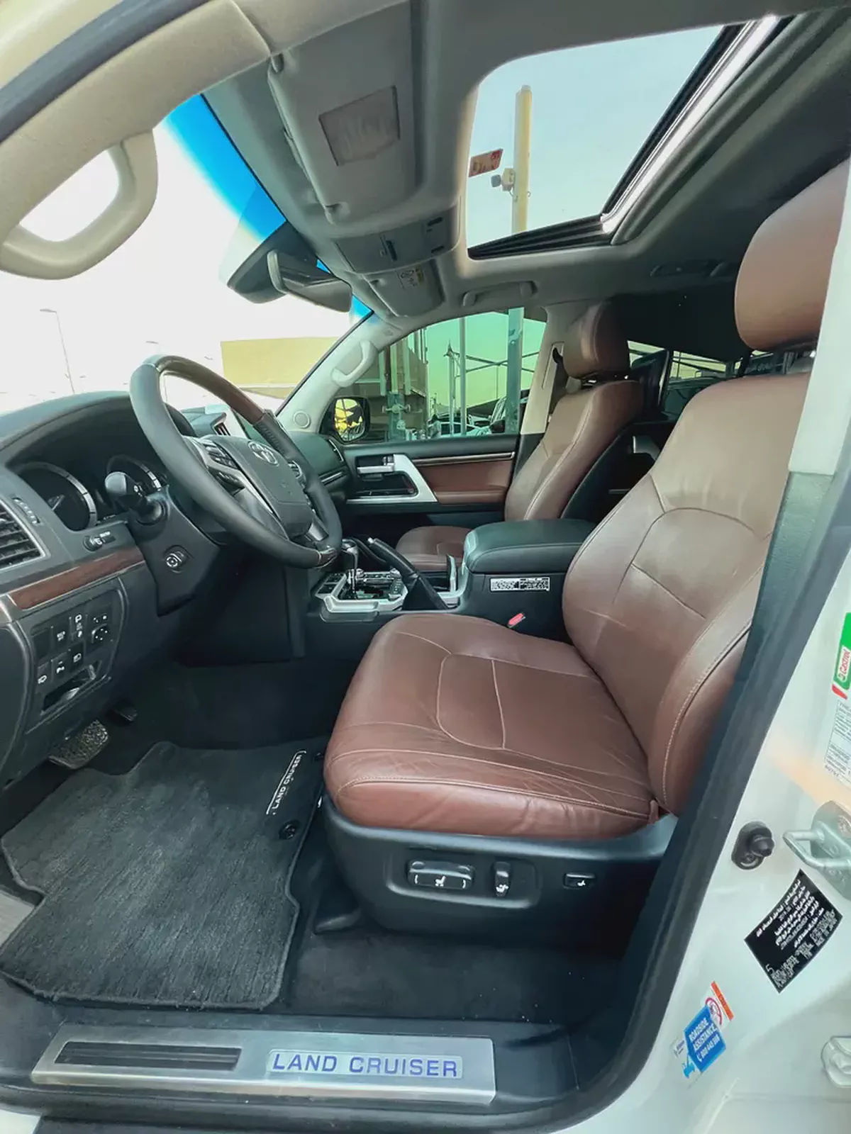 تويوتا لاند كروزر VX.R V8 5.7L موديل 2019 خليجى فل اوبشن-14-14