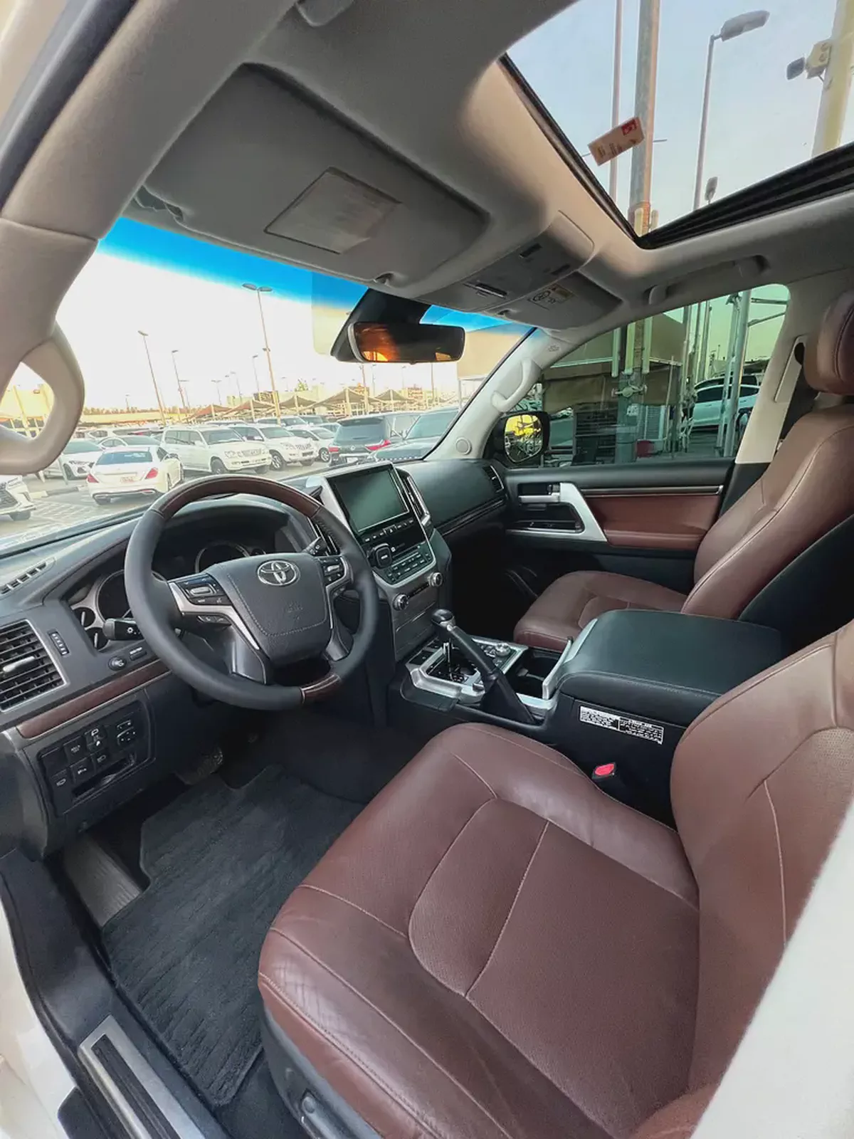 تويوتا لاند كروزر VX.R V8 5.7L موديل 2019 خليجى فل اوبشن-15-15