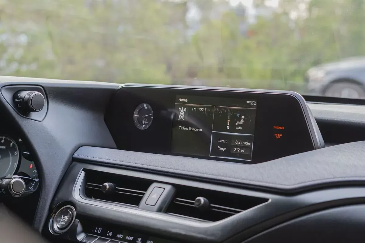 LEXUS UX 200 2019-9-9