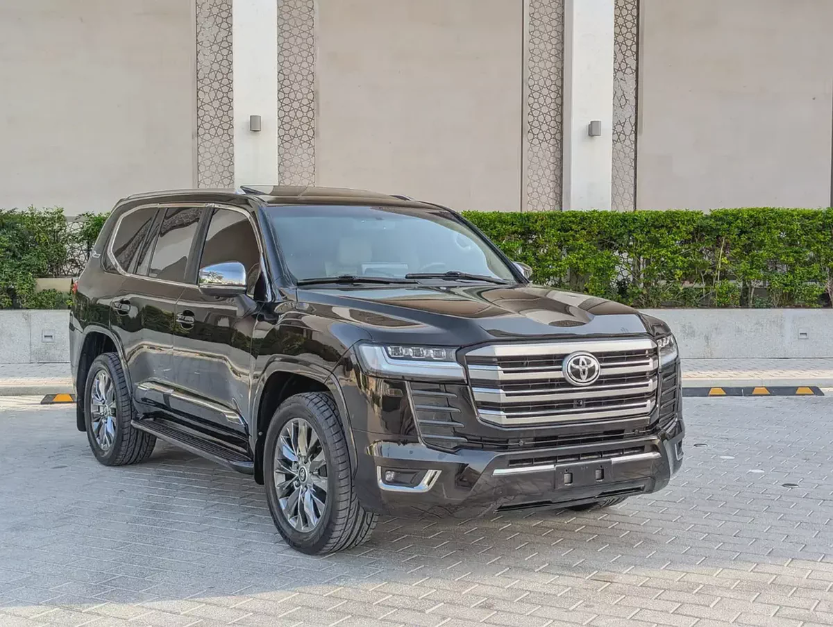 Toyota Land Cruiser GXR 2015 FACELIFTED 2025 FULL OPTION GXR V6 4.0L IN EXCELLENT CONDITION-3-3