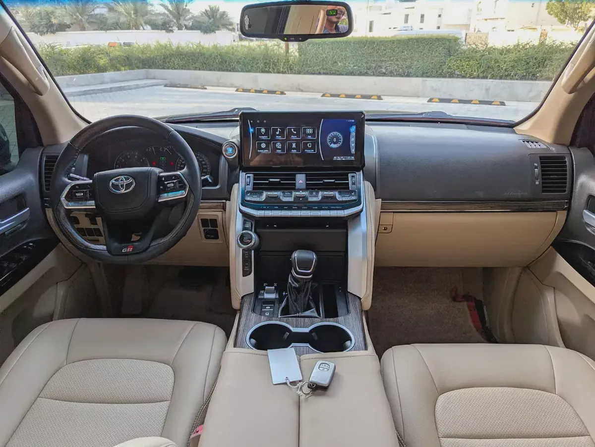 Toyota Land Cruiser GXR 2015 FACELIFTED 2025 FULL OPTION GXR V6 4.0L IN EXCELLENT CONDITION-5-5