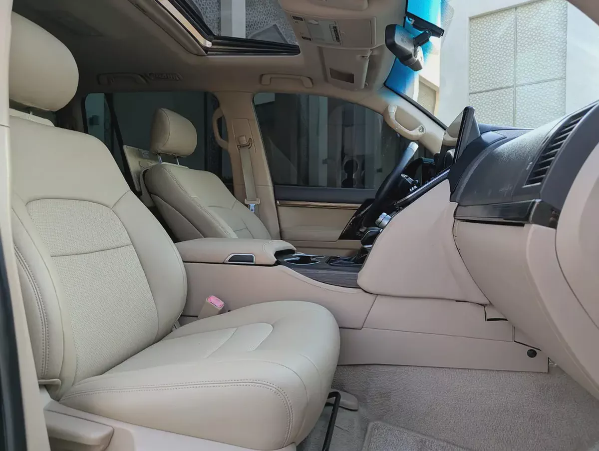 Toyota Land Cruiser GXR 2015 FACELIFTED 2025 FULL OPTION GXR V6 4.0L IN EXCELLENT CONDITION-8-8