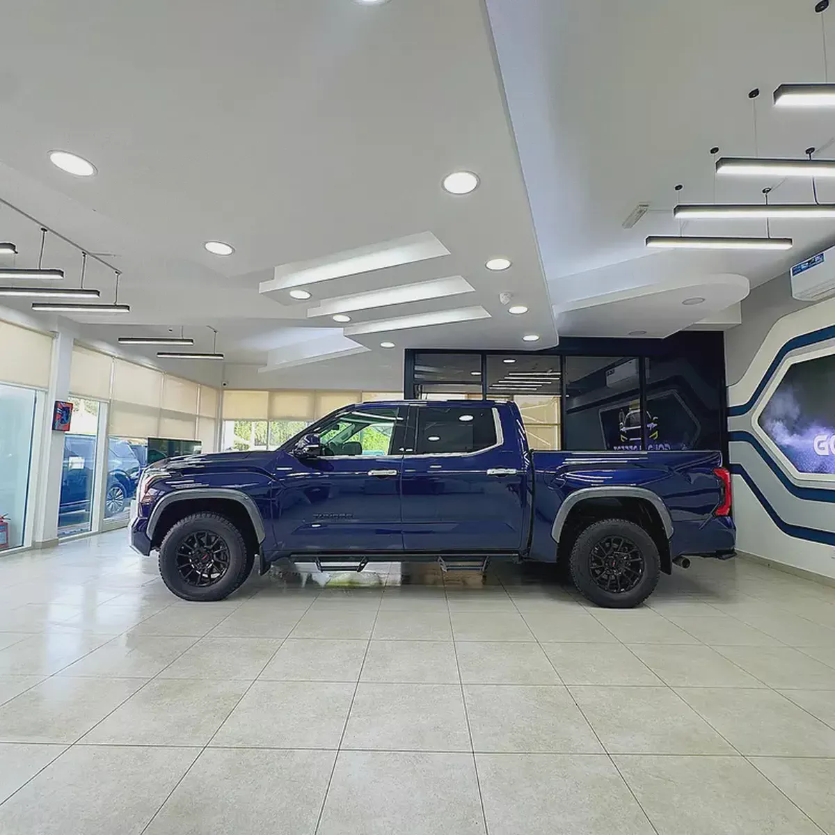 2023 Toyota Tundra Limited-2-2