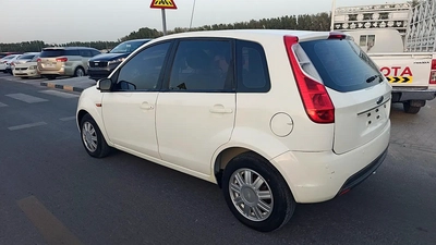 Ford Figo Titanium 2012 - GCC Specs - Well Maintained-4