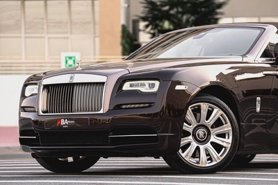 2017 Rolls-Royce Dawn - GCC Specs - Low Mileage - Full service record-4
