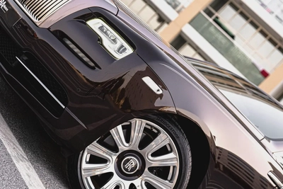 2017 Rolls-Royce Dawn - GCC Specs - Low Mileage - Full service record-8
