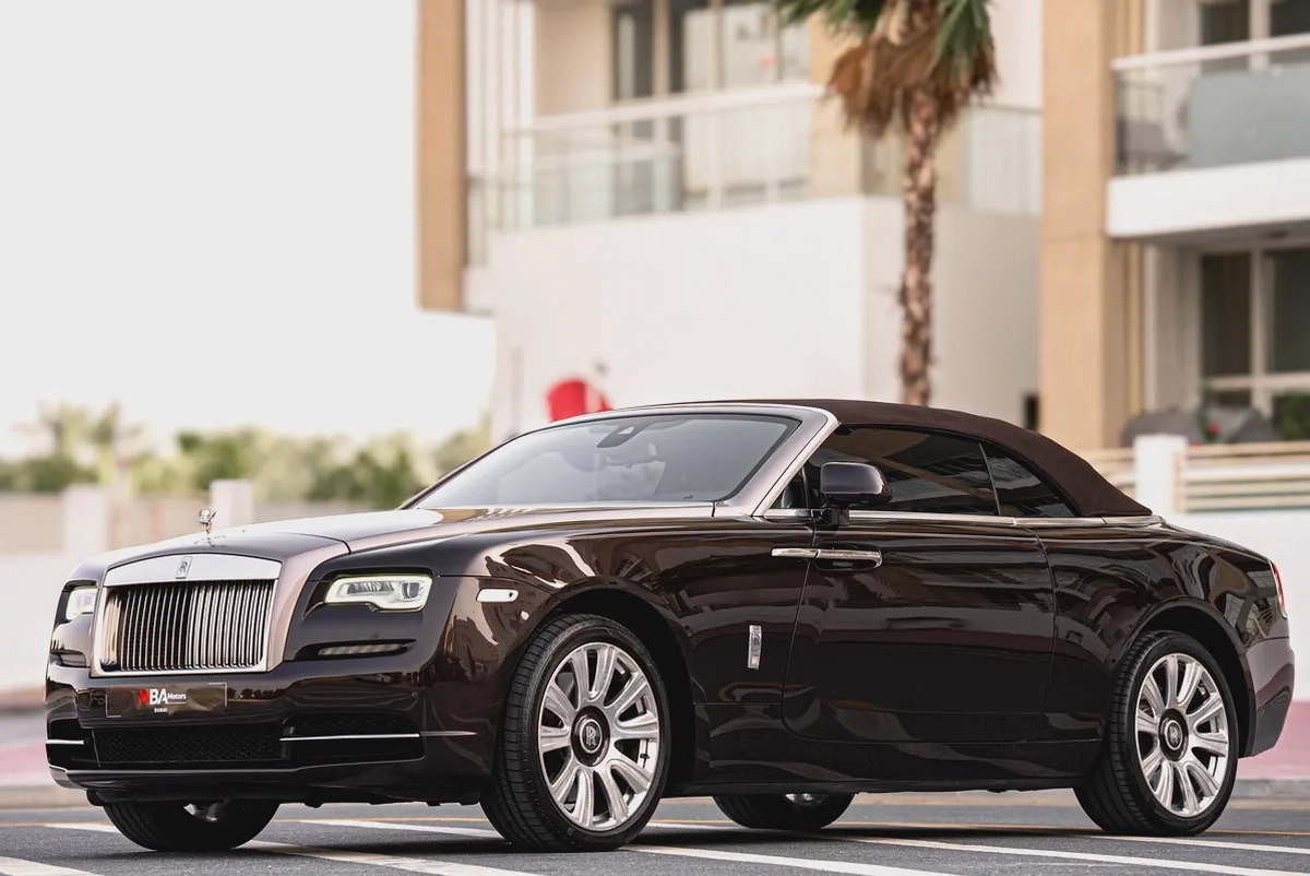 2017 Rolls-Royce Dawn - GCC Specs - Low Mileage - Full service record