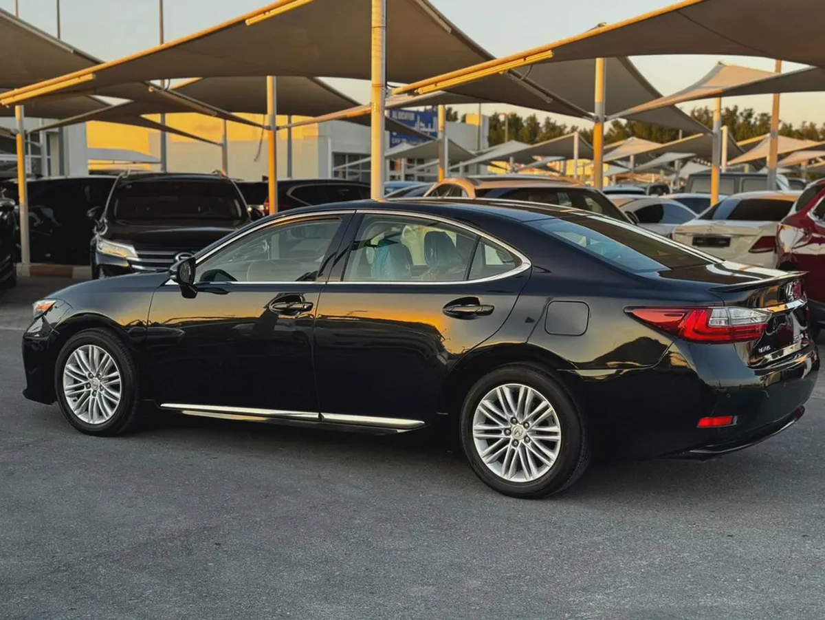 (2018) LEXUS ES350 // GCC // FULL OPTIONS//GOOD CONDITION//LOW MILLAGE//-5-5