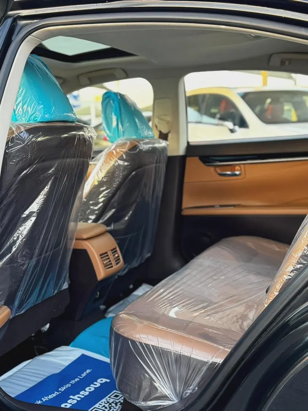 (2018) LEXUS ES350 // GCC // FULL OPTIONS//GOOD CONDITION//LOW MILLAGE//