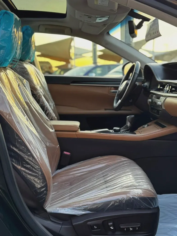 (2018) LEXUS ES350 // GCC // FULL OPTIONS//GOOD CONDITION//LOW MILLAGE//