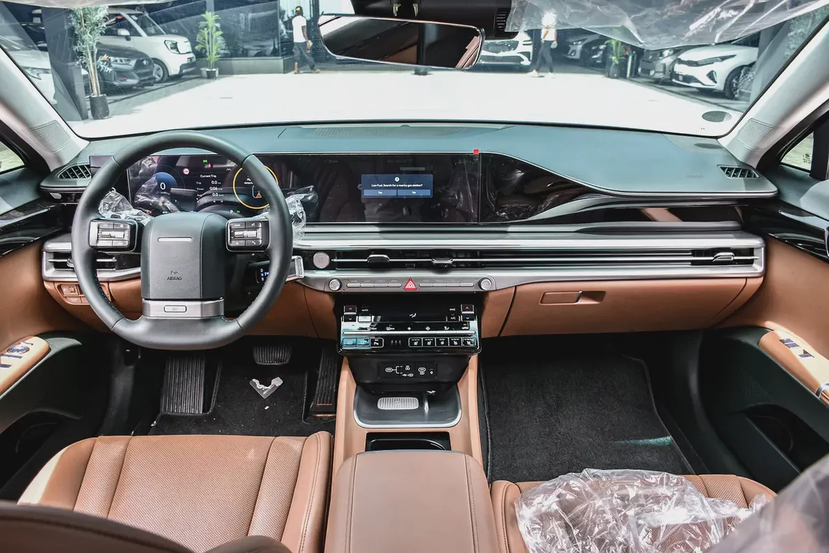 Hyundai Azera Hybrid 2025 | Korean Specs | Clean Title | 13K KM | White | هيونداي ازيرا هايبرد 2025-9-9