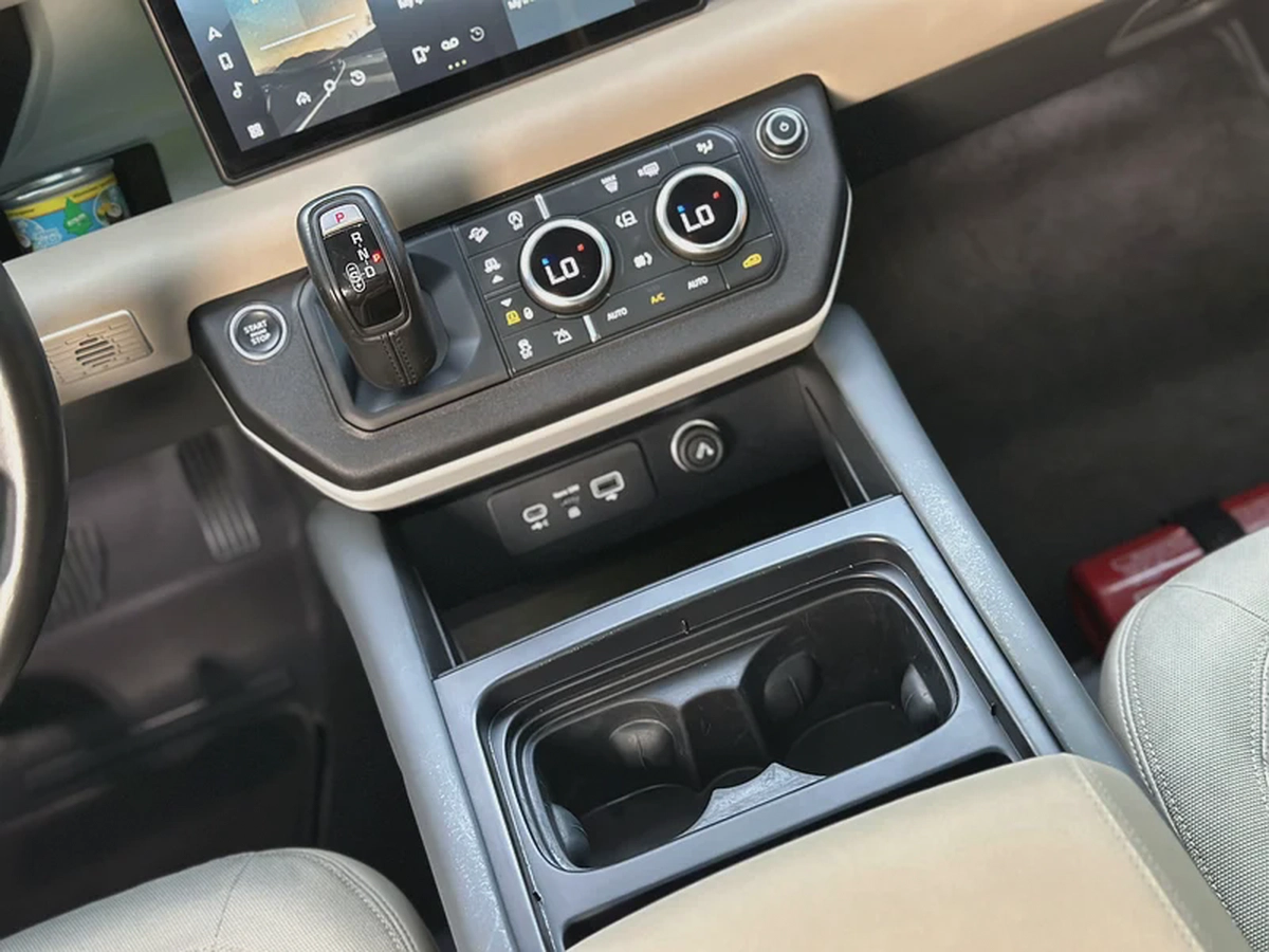 Land Rover Defender V6 - HSE P400 X Dynamic-13-13