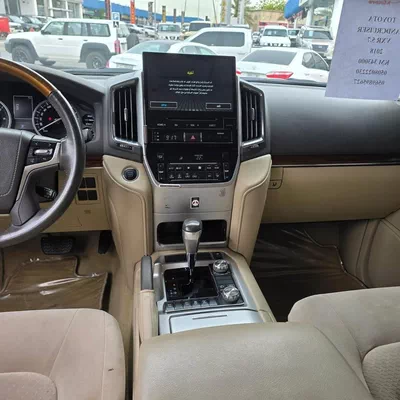 Toyota Land Cruiser VXR 5.7 VXR-3