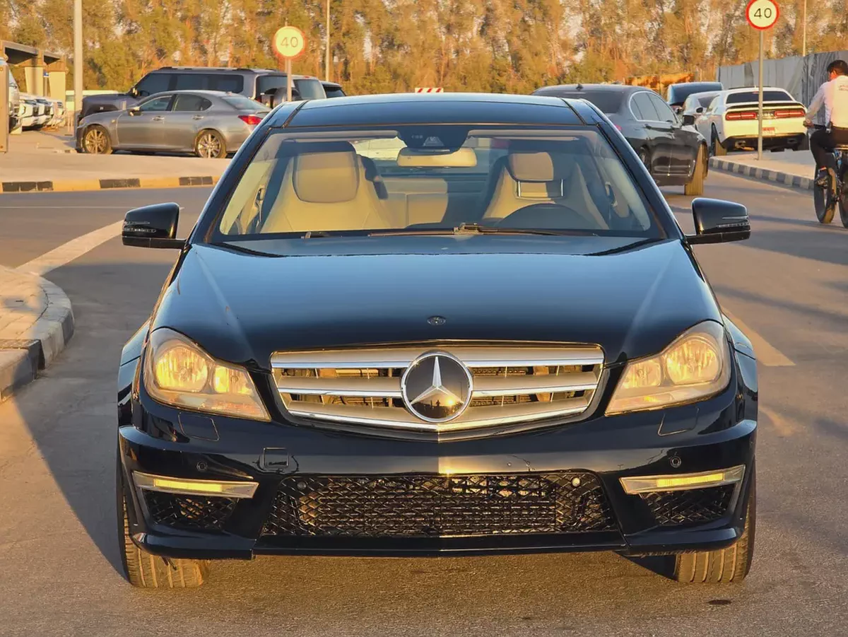 مرسيدس c250 مواصفات خليجة فل اوبشن بحالة جيدة