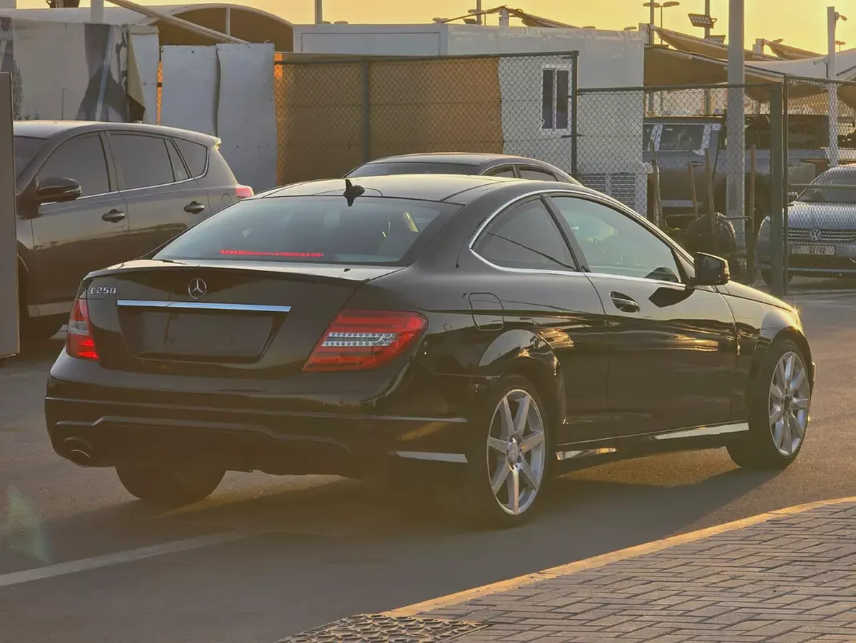 مرسيدس c250 مواصفات خليجة فل اوبشن بحالة جيدة-4-4