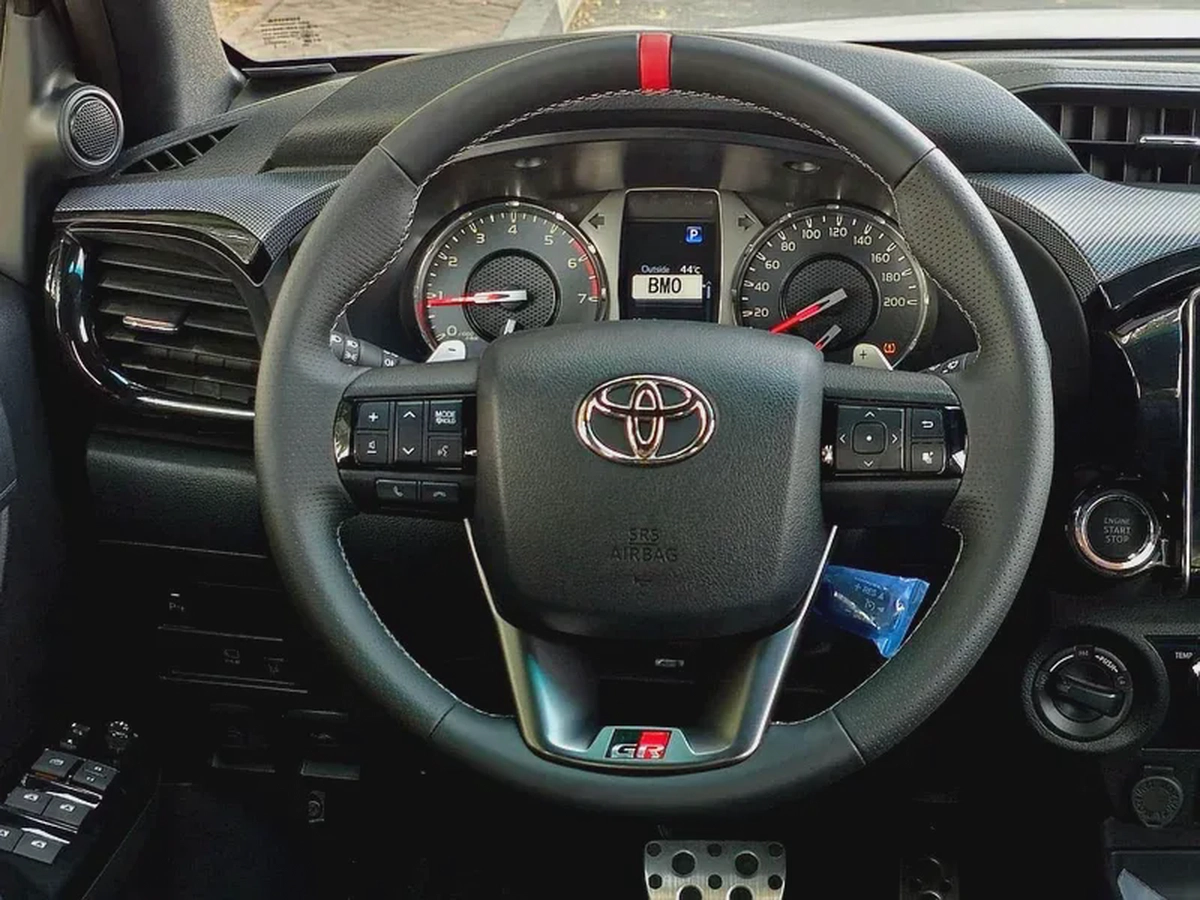 Toyota Hilux GR Sport-17-17