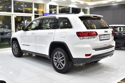 Jeep Grand Cherokee Laredo ( 2020 Model ) in White Color GCC Specs-1