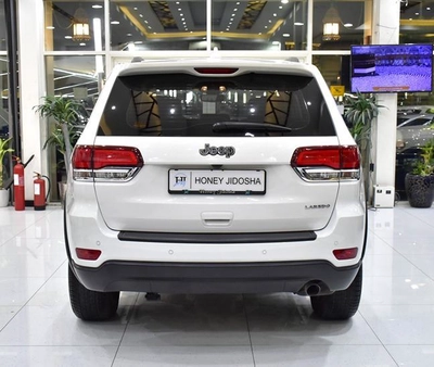 Jeep Grand Cherokee Laredo ( 2020 Model ) in White Color GCC Specs-10