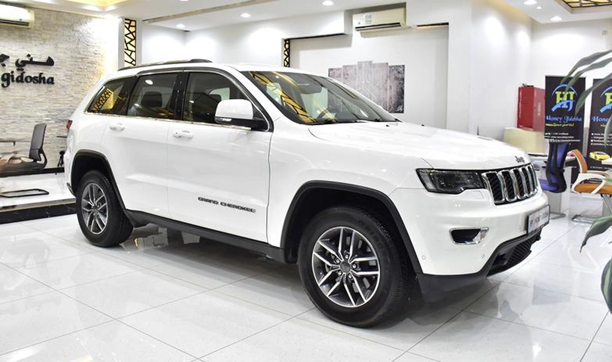 Jeep Grand Cherokee Laredo ( 2020 Model ) in White Color GCC Specs-9-9