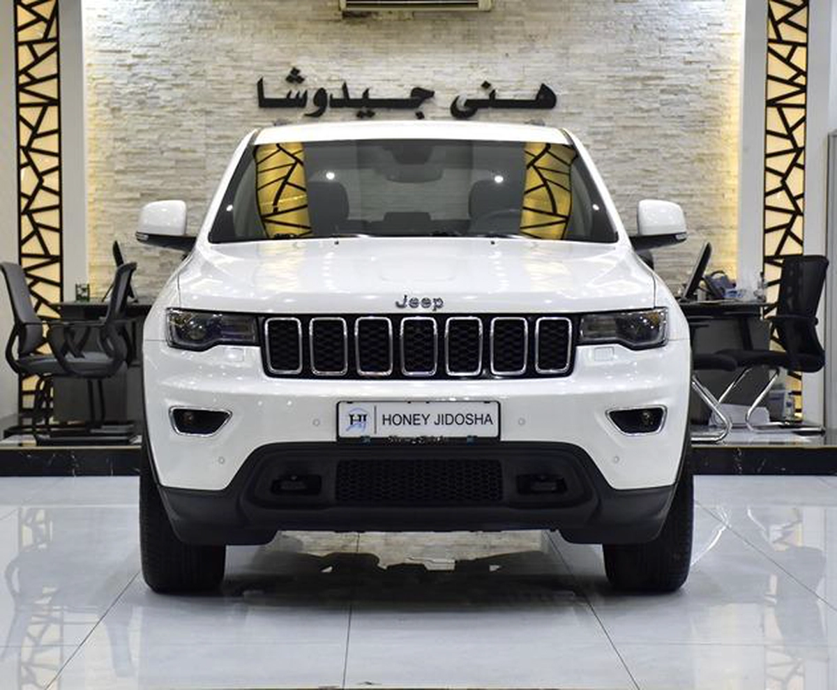Jeep Grand Cherokee Laredo ( 2020 Model ) in White Color GCC Specs-13-13