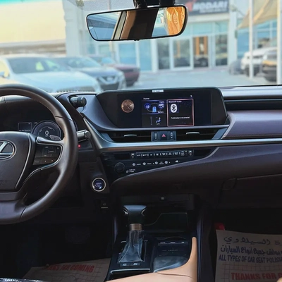 LEXUS ES300 H (2019)// GCC // FULL OPTIONS// ORIGENAL PAINT//GOOD CONDITION//LOW MILLAGE//-13