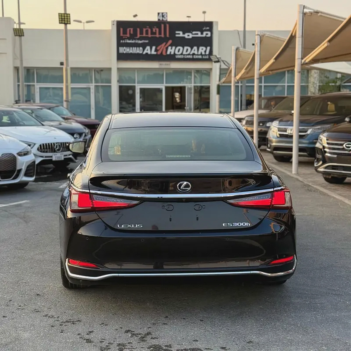 LEXUS ES300 H (2019)// GCC // FULL OPTIONS// ORIGENAL PAINT//GOOD CONDITION//LOW MILLAGE//-4-4