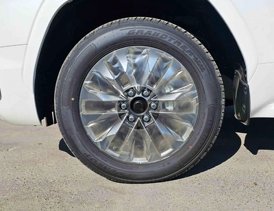 Toyota Land Cruiser VXR / FULL OPTION / 3.3L DIESEL / PWR SEATS / RADAR / JBL SPEAKERS (CODE # VXR)-5