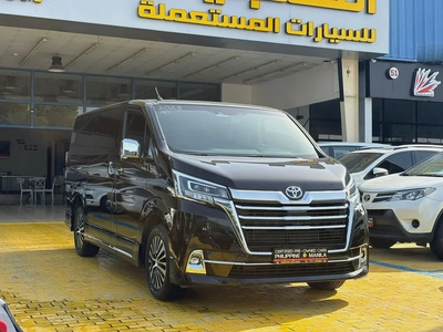 Toyota Granvia Premium 2023 MODEL - GCC SPECIFICATION-0