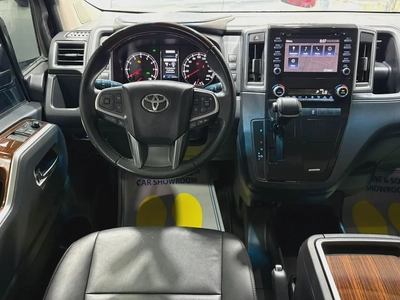 Toyota Granvia Premium 2023 MODEL - GCC SPECIFICATION-14