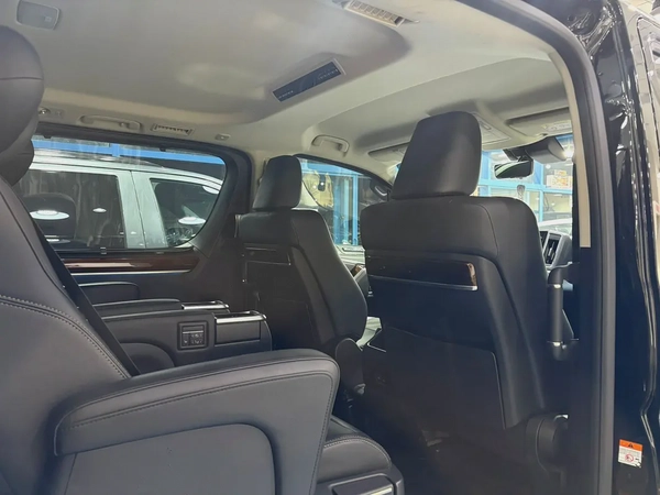 Toyota Granvia Premium 2023 MODEL - GCC SPECIFICATION