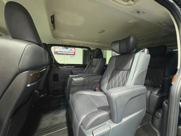Toyota Granvia Premium 2023 MODEL - GCC SPECIFICATION