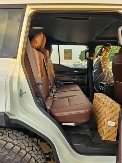 Toyota Prado ADVENTURE TURBO/2.8L V4 DIESEL/DRIVER POWER SEAT WITH LEATHER/DVD+CAMERA /COOL BOX (CODE # PDADV2)-12