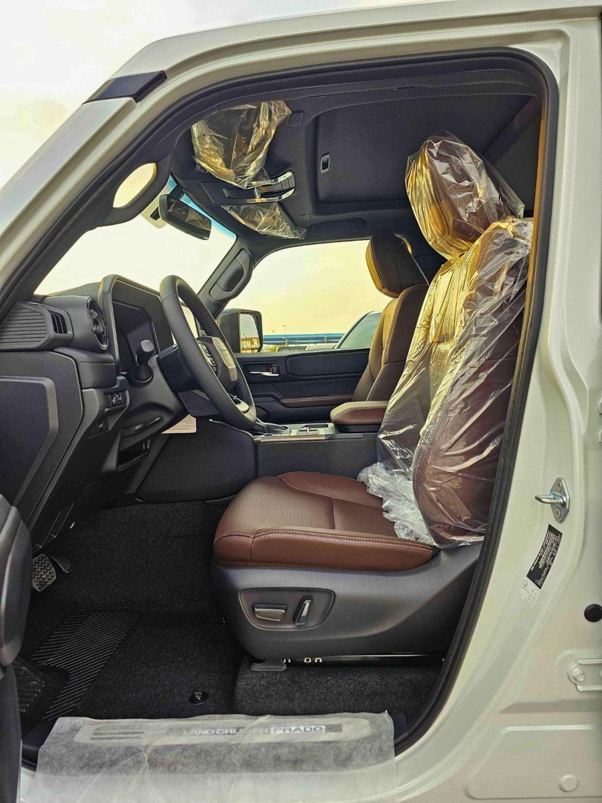 Toyota Prado ADVENTURE TURBO/2.8L V4 DIESEL/DRIVER POWER SEAT WITH LEATHER/DVD+CAMERA /COOL BOX (CODE # PDADV2)-9-0