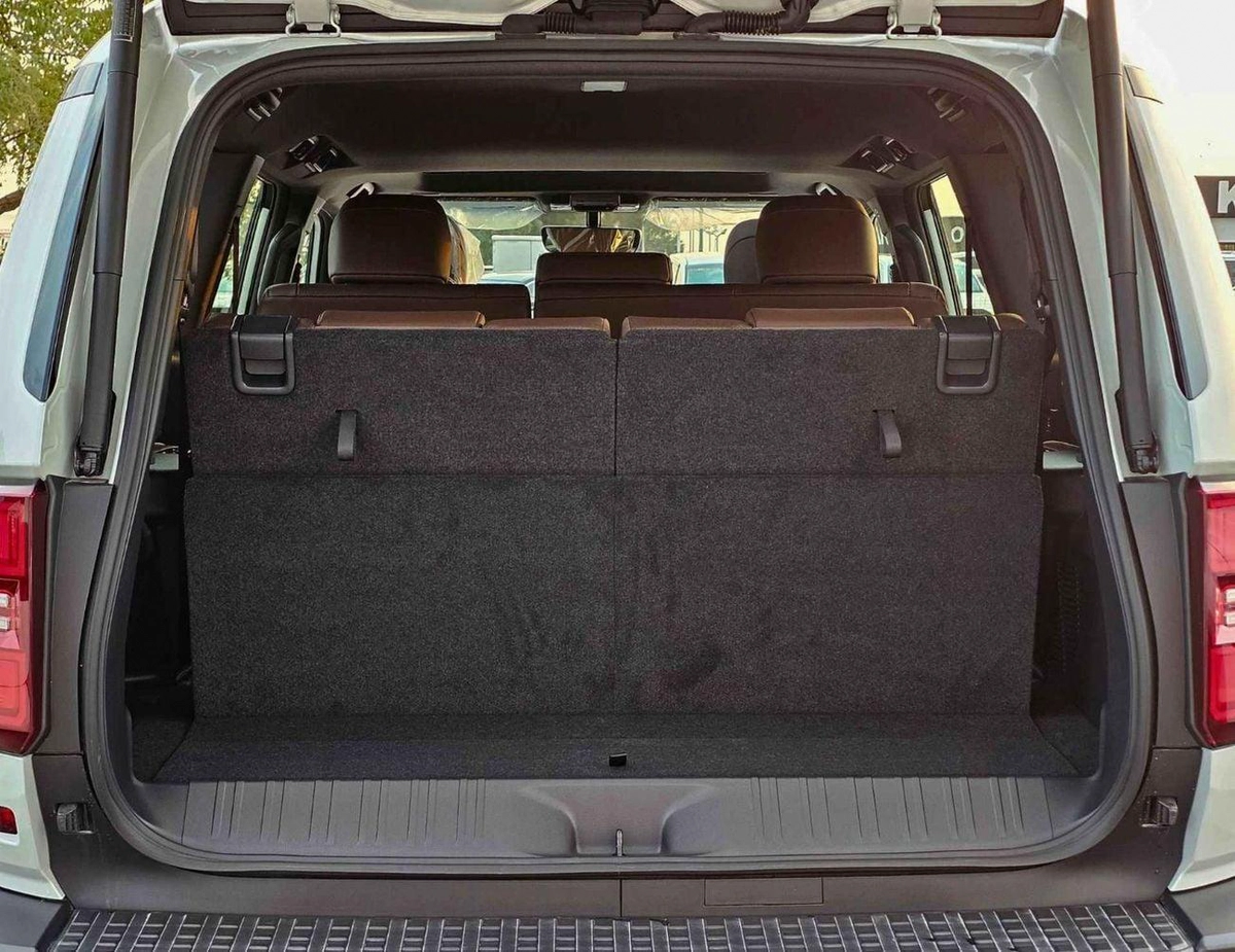 Toyota Prado ADVENTURE TURBO/2.8L V4 DIESEL/DRIVER POWER SEAT WITH LEATHER/DVD+CAMERA /COOL BOX (CODE # PDADV2)-7-0