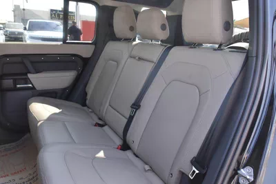 LAND ROVER DEFENDER SE V8 2024 | BLACK-11