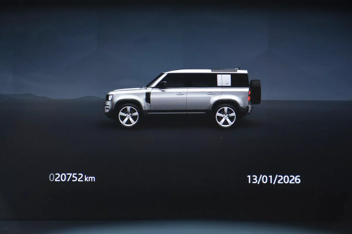 LAND ROVER DEFENDER SE V8 2024 | BLACK-4-4