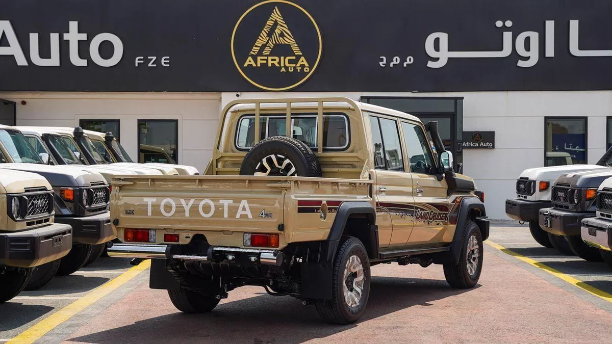 Toyota Land Cruiser Pickup 70 TOYOTA LC79 DC 2.8L DSL AT FULL LC79 DC 2.8L DIESEL 26 YM FULL AT-9-0