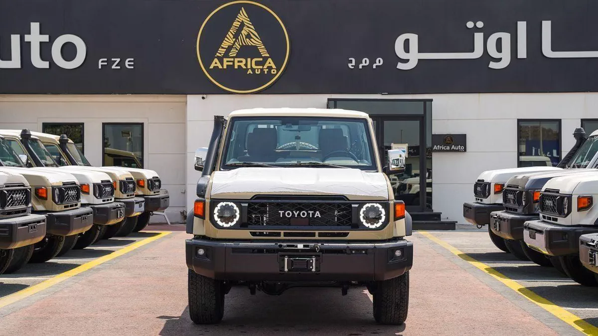 Toyota Land Cruiser Pickup 70 TOYOTA LC79 DC 2.8L DSL AT FULL LC79 DC 2.8L DIESEL 26 YM FULL AT-1-0